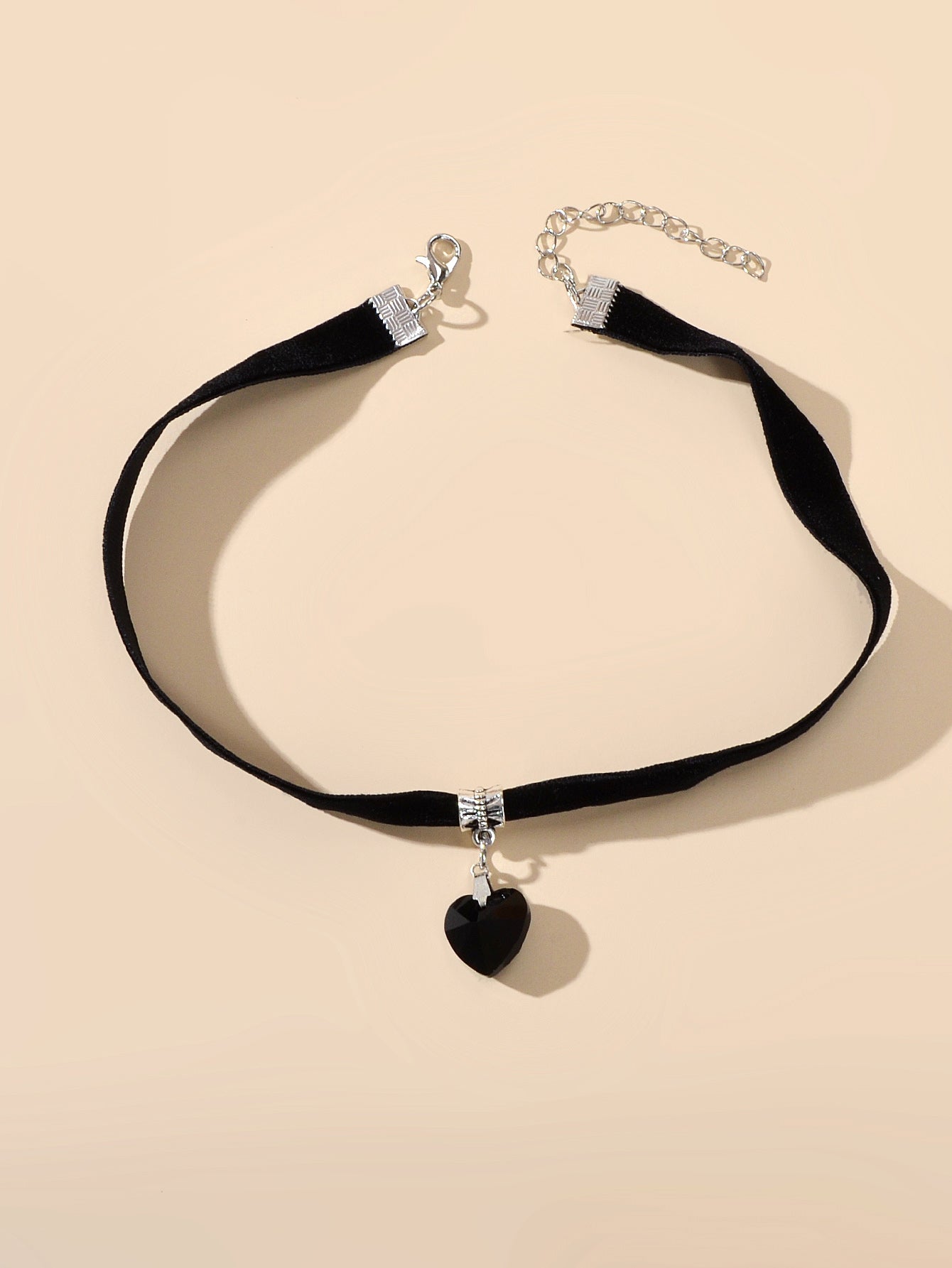 Gothic Style Black Velvet Choker Heart Charm Necklace Punk Halloween Accessories