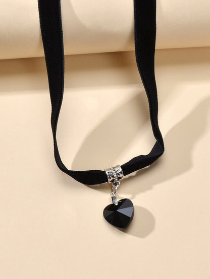 Gothic Style Black Velvet Choker Heart Charm Necklace Punk Halloween Accessories